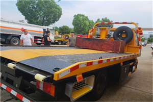 安乡附近拖车电话号码服务